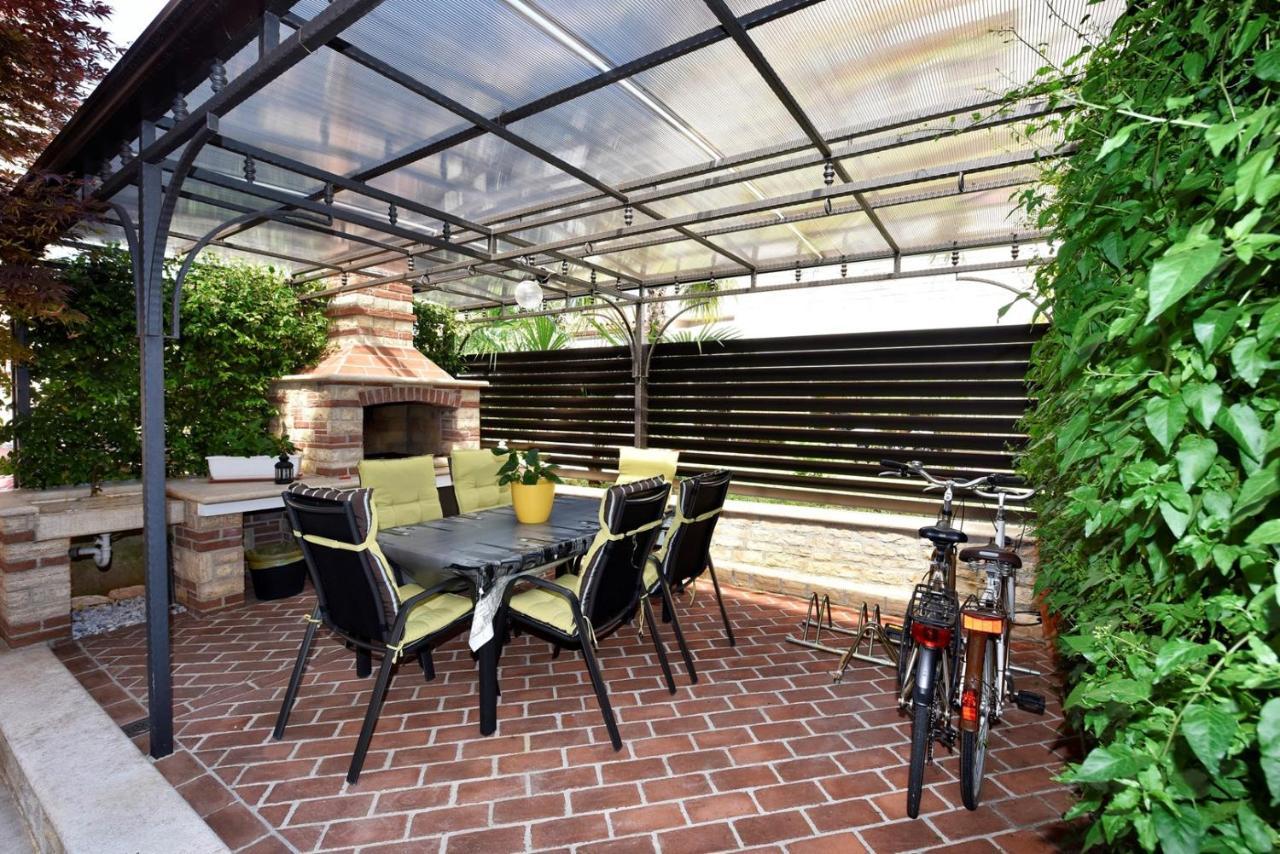 Apartments Lavizatic Пореч Экстерьер фото
