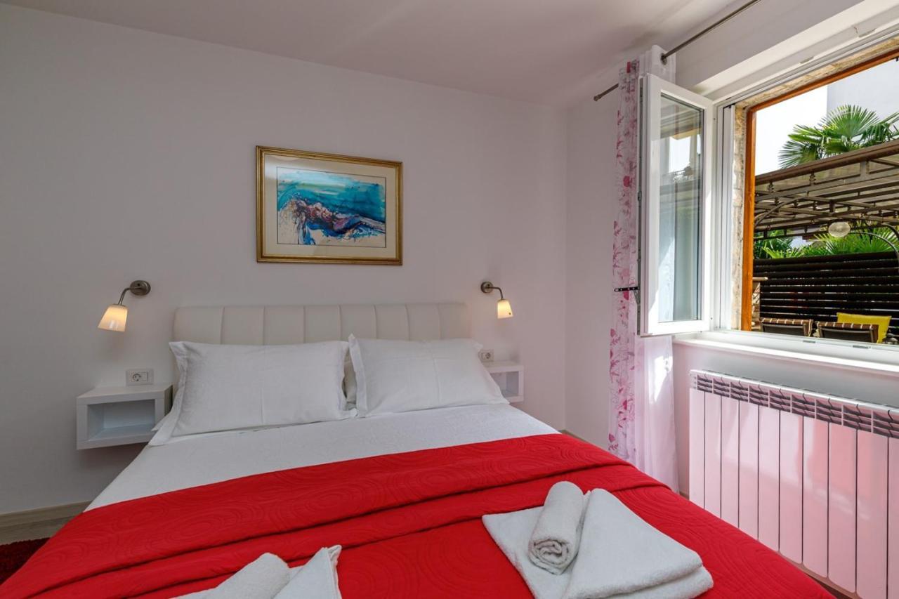 Apartments Lavizatic Пореч Экстерьер фото